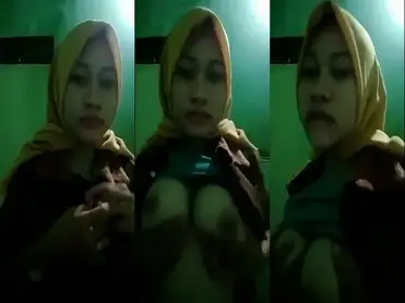 Ratna Pamer Toket Gede Bulat Bikin Mata Membelalak